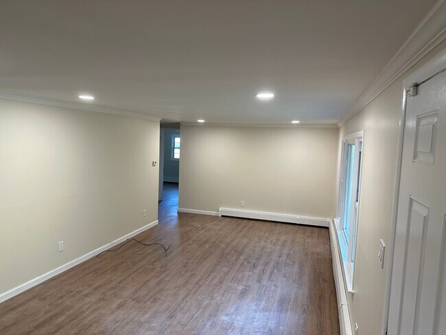 Building Photo - 518 South St