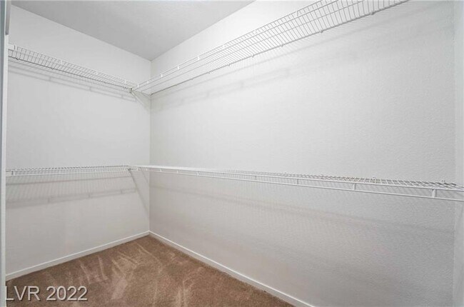 Building Photo - 8043 Shadowvale Dr