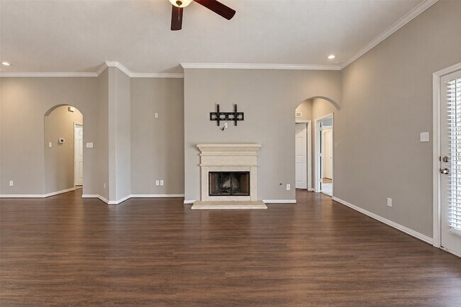 Building Photo - 42 Black Swan Ct