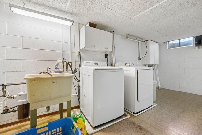Building Photo - 157 Spring Valley Dr
