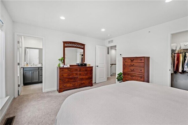Building Photo - 3204 Lynk Alley