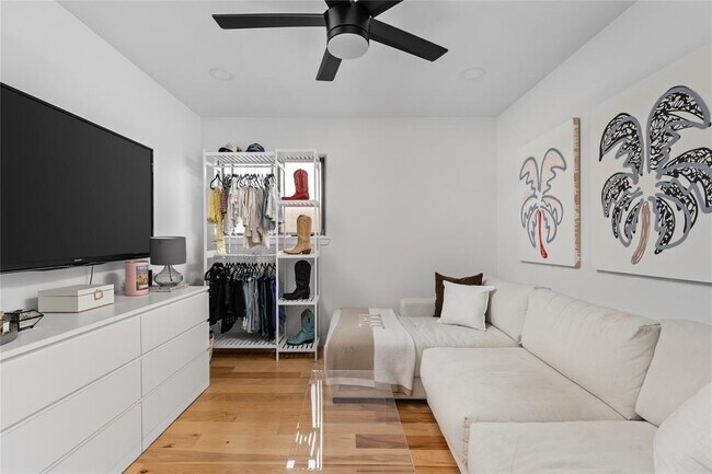 Building Photo - 8704 Clarewood Dr
