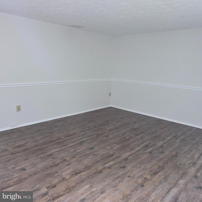Building Photo - 1758 Springfield Ln