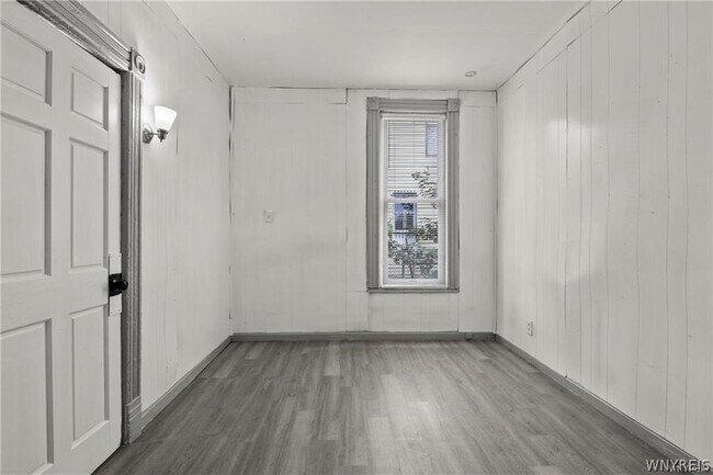 Building Photo - 385 Seventh St