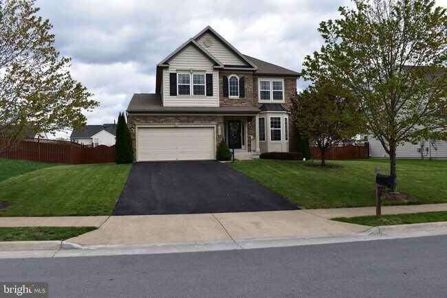 Building Photo - 233 Morlyn Dr