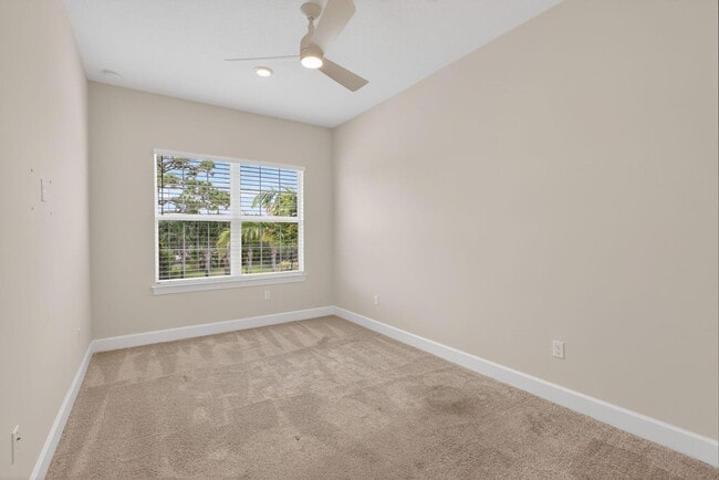 Building Photo - 1887 SE Ocean Cove Way