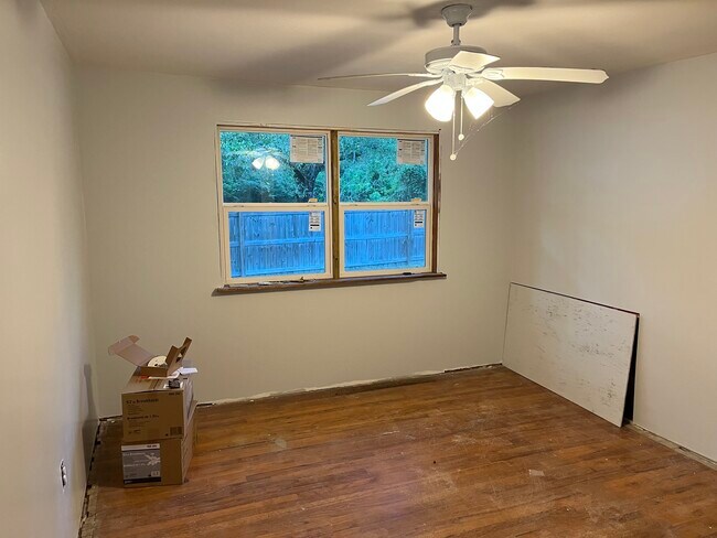 Building Photo - 2750 Gill Rd