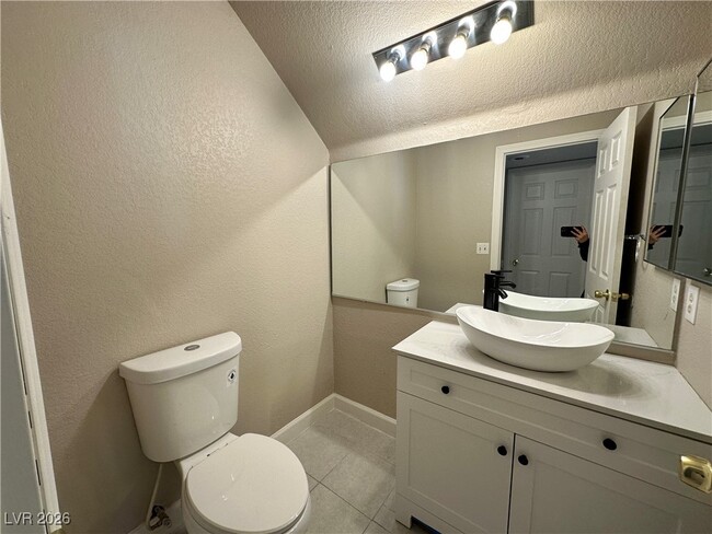 Building Photo - 120 Clifton Heights Dr