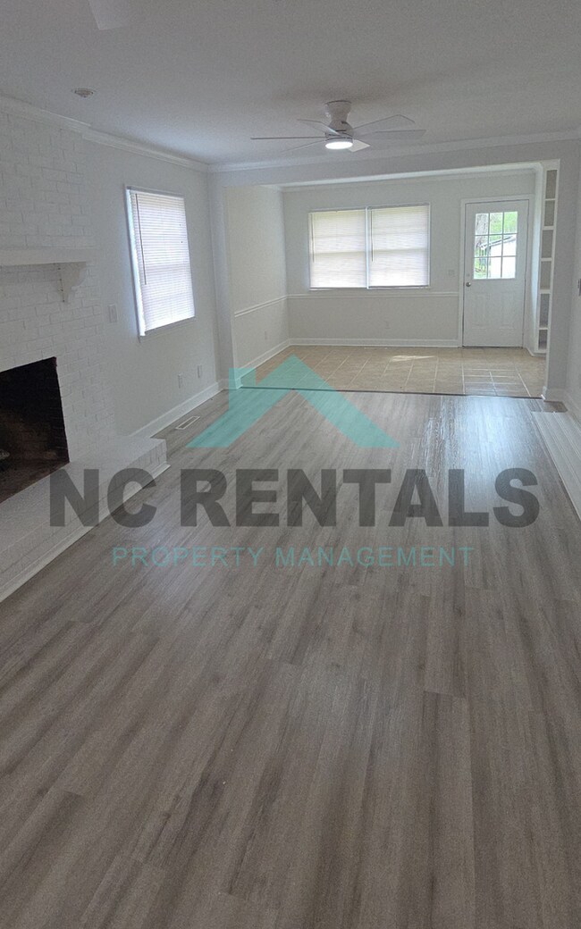 Building Photo - 2300 Carlford Rd