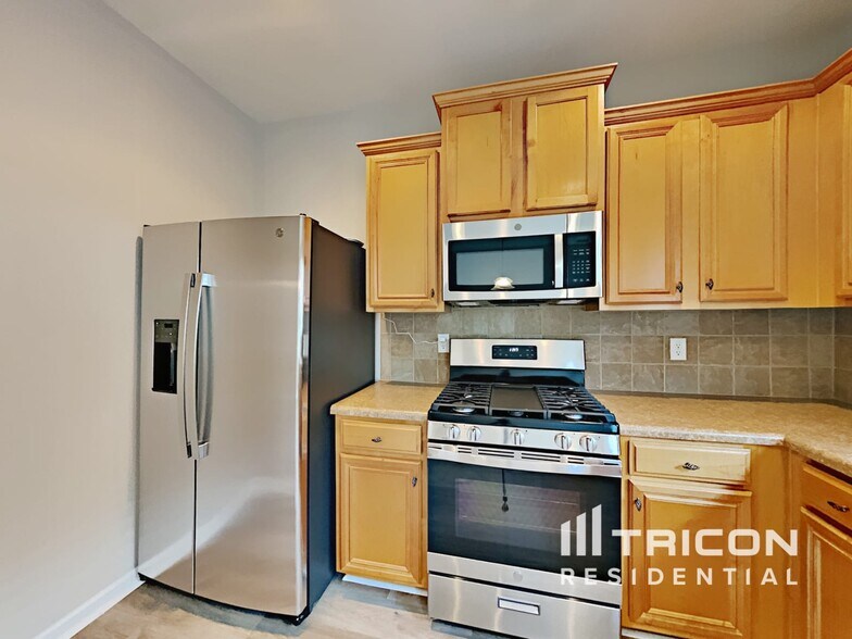 Building Photo - 7894 Bluefin Trail