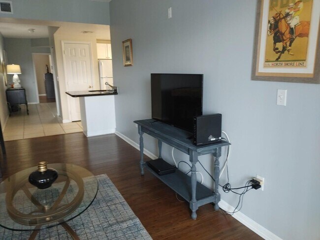 Building Photo - 2100 Greenview Shores Blvd