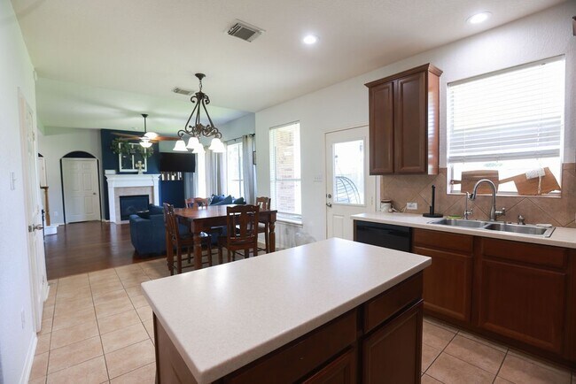 Building Photo - 7822 Ravens Point Dr