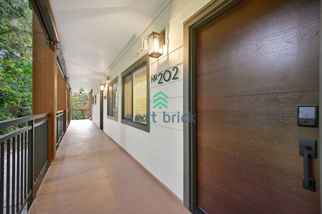 Building Photo - Beautiful home with 2 beds and 1 bath for ...
