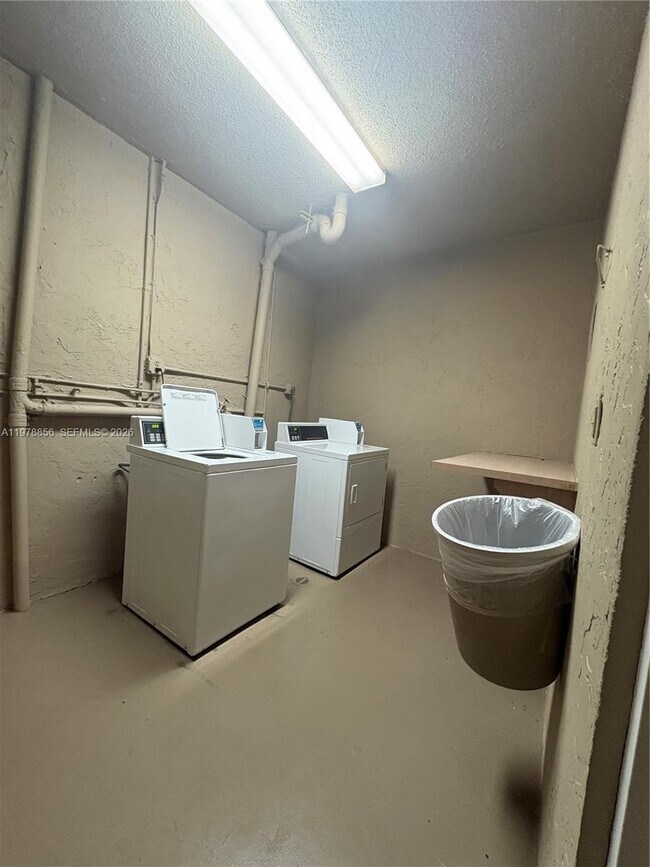 Building Photo - 7730 Camino Real