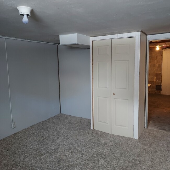 Building Photo - 163 Fuller Way Ave