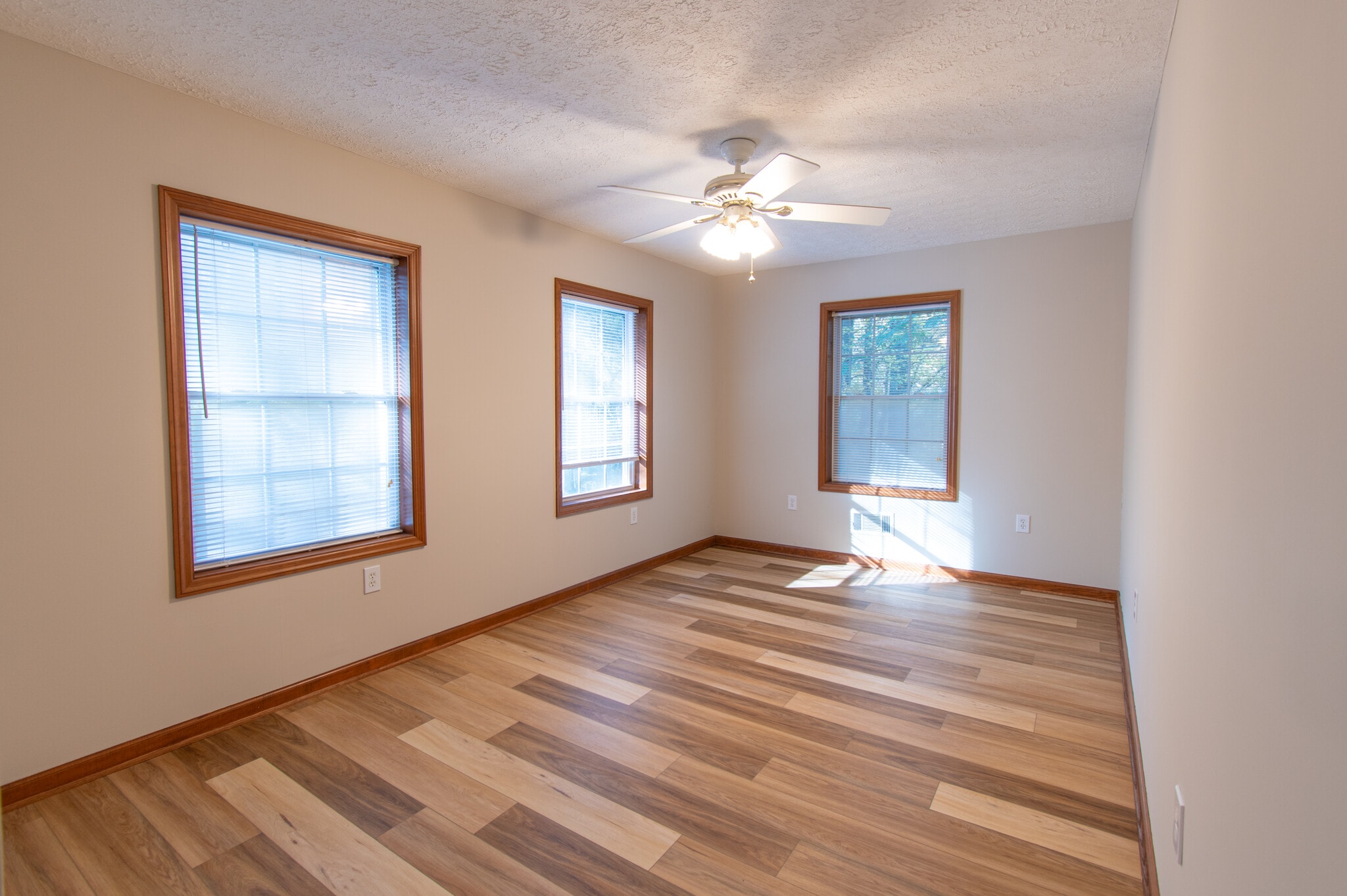 Office/Bonus Room - 4747 Knollwood Dr NW
