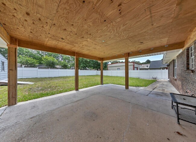 Building Photo - Beautiful 3 Bedroom in Fort Walton Beach