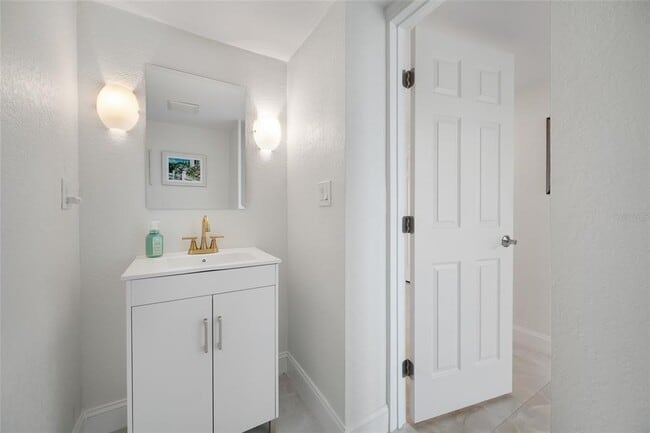 Building Photo - 540 59th Ave