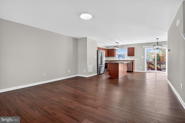 Building Photo - 2012 Crepe Myrtle Ln