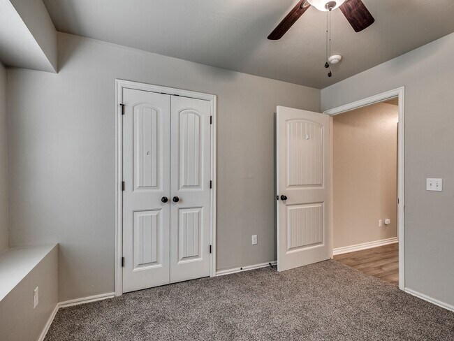 Building Photo - 8921 SW 55th St
