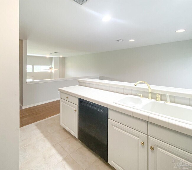 Building Photo - 13414 Valerie Dr