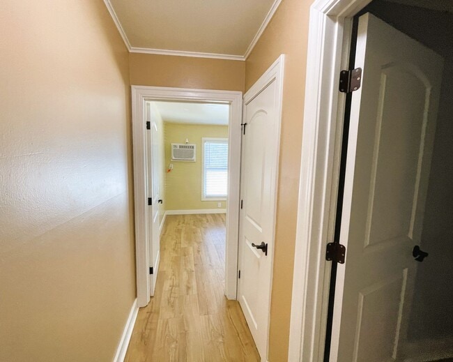 Building Photo - 5250 Whispering Creek Dr