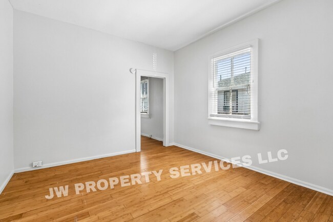 Building Photo - 1611 Hesiod St