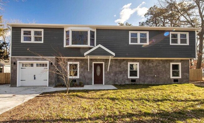 Building Photo - Single Family Home