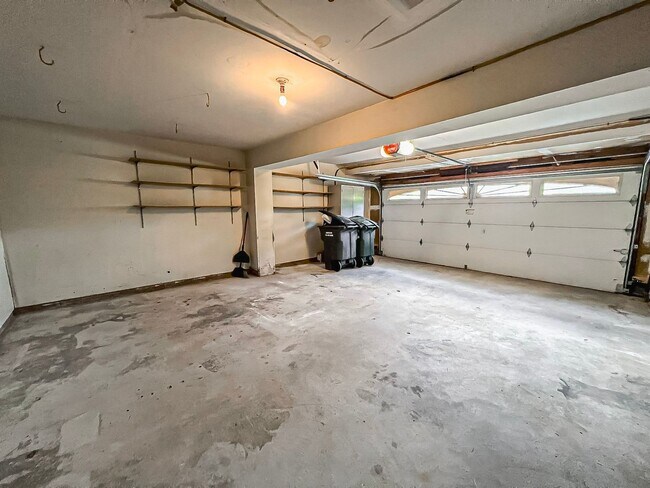 Building Photo - Magnificent 5 Bed 3 Bath Colonial Home Sitting On Massive Lot In Sought After Cabels Mills