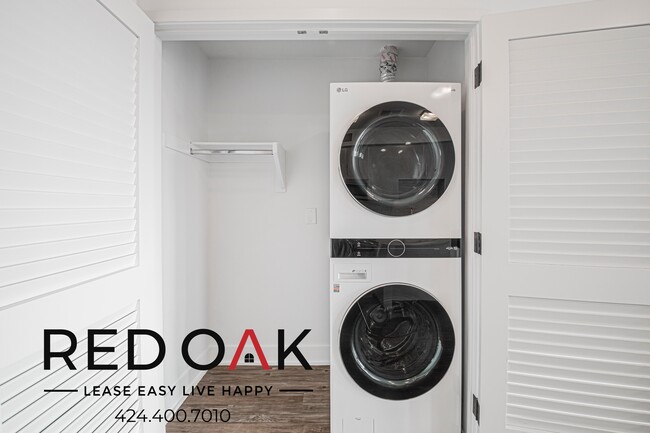 Building Photo - 1168 S Barrington Ave