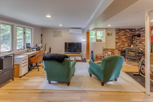 Building Photo - 93 Lady Slipper Rd