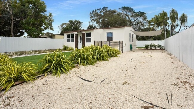 Building Photo - 1441 NE 154th Terrace