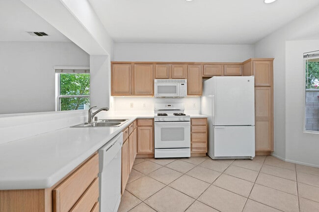 Building Photo - 78472 Glastonbury Way