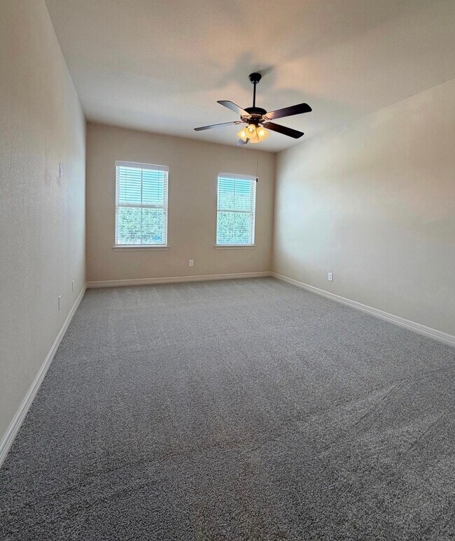 Building Photo - 5423 Lachlan Springs Ln