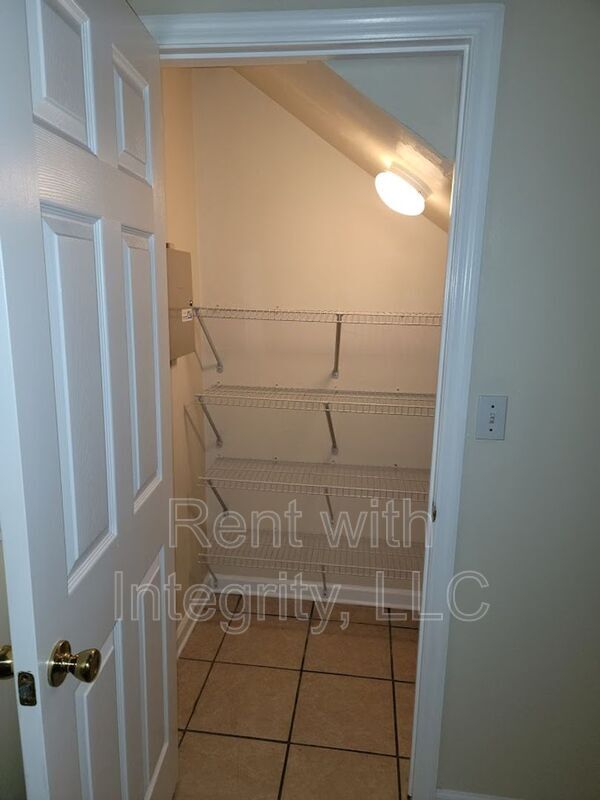 Building Photo - 1350 Castelnau Ct