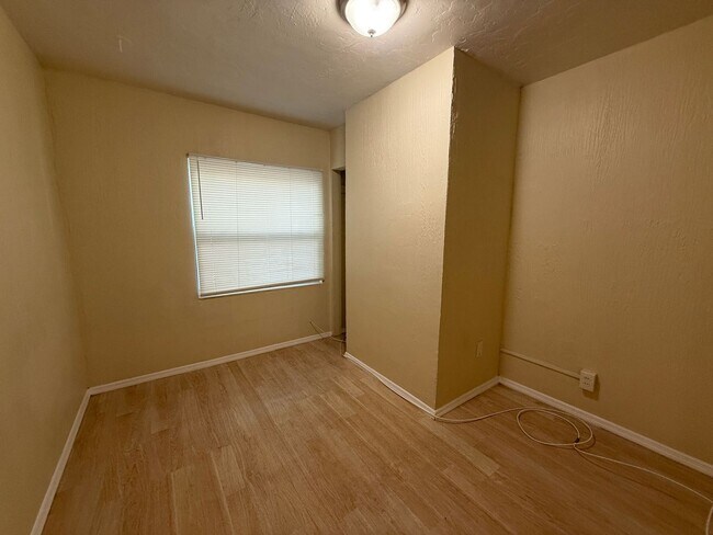 Building Photo - home for rent in South St. Pete