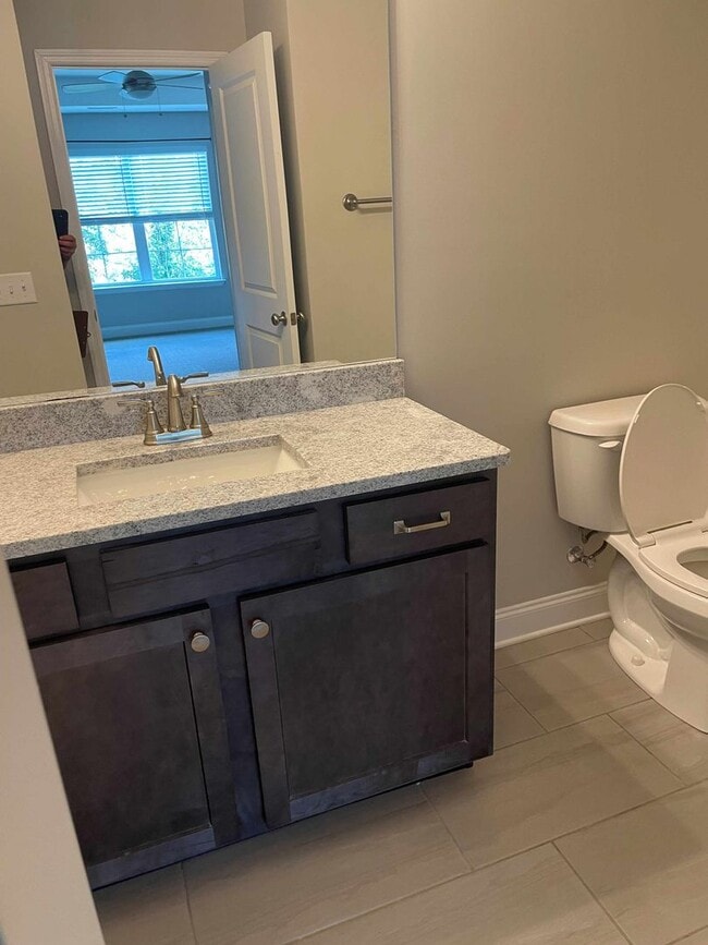 Building Photo - ** REDUCED ** BEAUTIFUL TOWNHOME