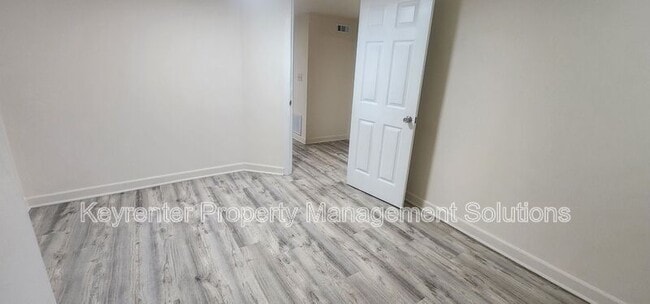 Building Photo - 825 Highland Ave