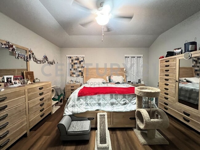 Building Photo - Spacious 2-Story 3/2.5/2 in Fort Worth For...