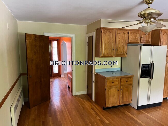 Building Photo - 11 Allen St