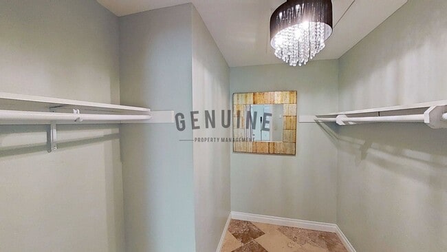 Building Photo - Second Floor Condo in Rossmoor Park Commun...
