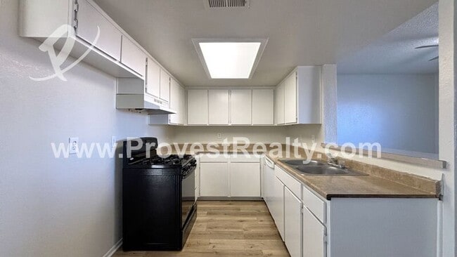 Building Photo - 22544 Sioux Rd