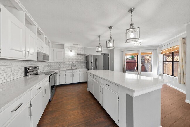 Building Photo - 7703 Sandia Bluff