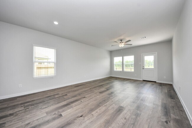 Building Photo - 135 Alset Dr