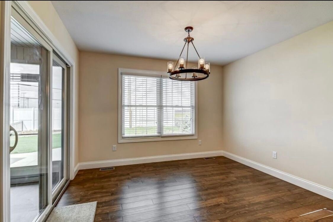 Building Photo - 1811 Spartan Dr