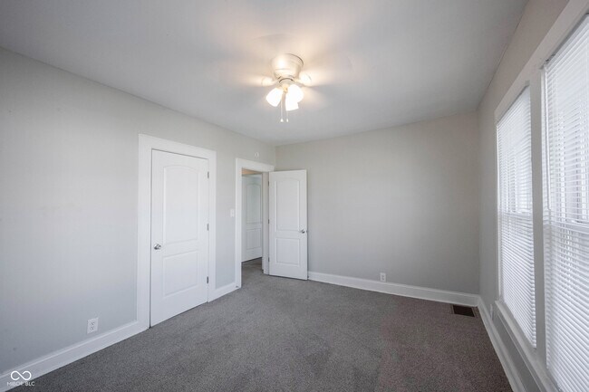 Building Photo - 3117 N Park Ave