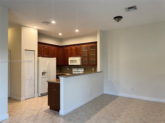 Building Photo - 5819 Hampton Hills Blvd