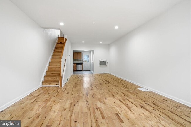 Building Photo - 411 Tree St