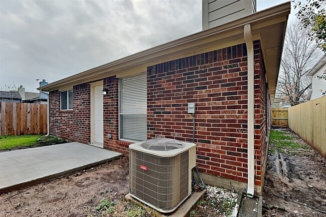 Building Photo - 12234 Innisfall Cir