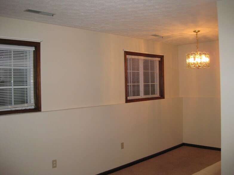 Building Photo - 260 Wilbur Dr NE